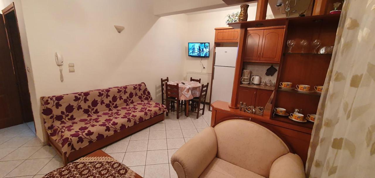Panos Rooms 2 กาลัมปากา ภายนอก รูปภาพ